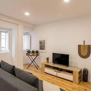 https://alfama-chic-penabuquel.hotels-lisbon-portugal.com