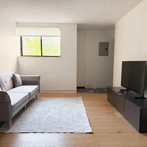 https://new-cozy-modern-minimalist-stay-in-brooklyn-c2.us-newyorkcity.com